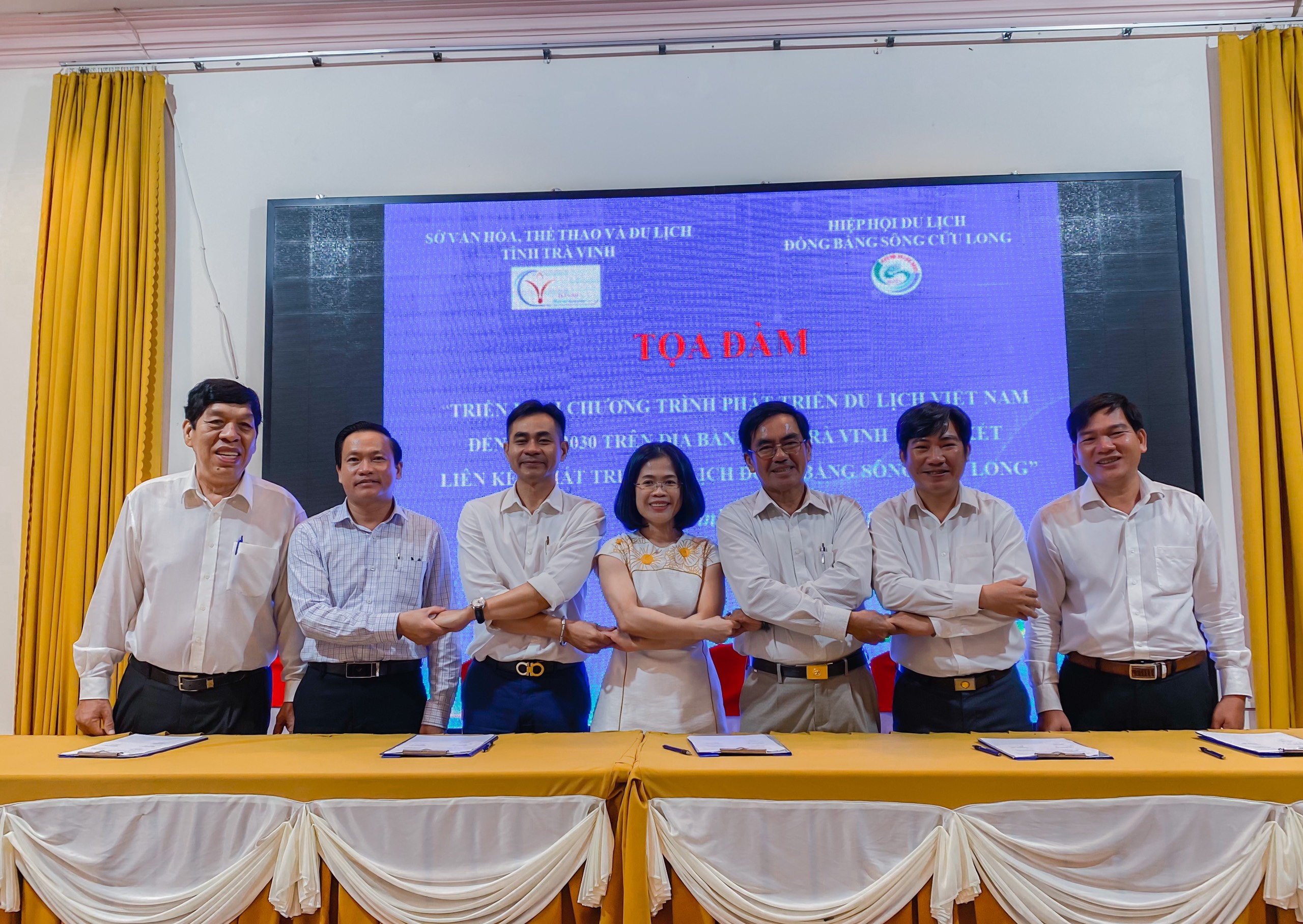 Tọa đàm triển khai Chương trình Phát triển Du lịch Việt Nam tại Trà Vinh và ký kết liên kết Phát triển Du lịch ĐBSCL